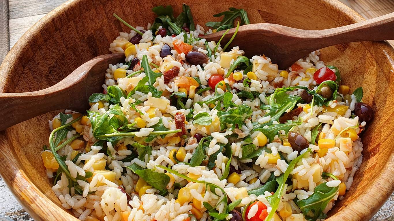 Zomerse Italiaanse rijstsalade